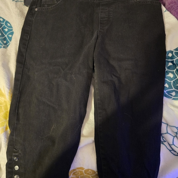 Capris - Picture 4 of 4